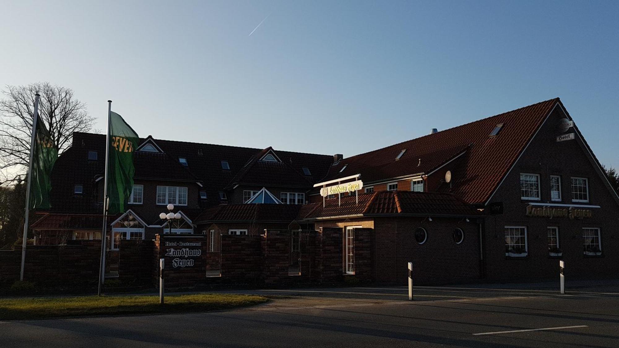 Hotel Landhaus Feyen Grossefehn Экстерьер фото